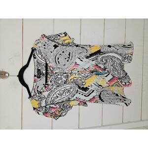 NWT Melissa Paige Petite Large black white & yellow printed crinkled blouse